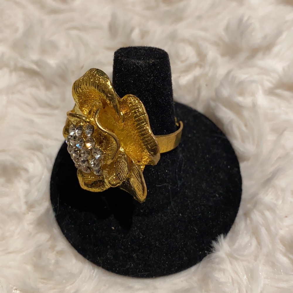 Cache Gold Rose Ring - Picture 3 of 9